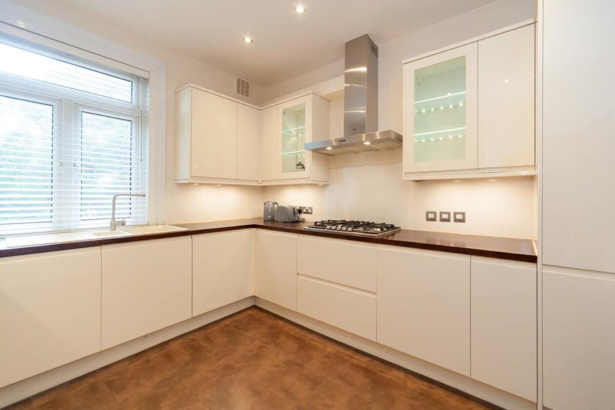 Spacious 2 Bedroom Maisonette In Stratford Londen Buitenkant foto