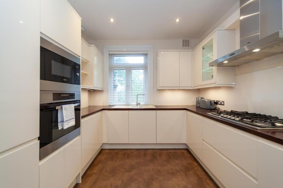 Spacious 2 Bedroom Maisonette In Stratford Londen Buitenkant foto