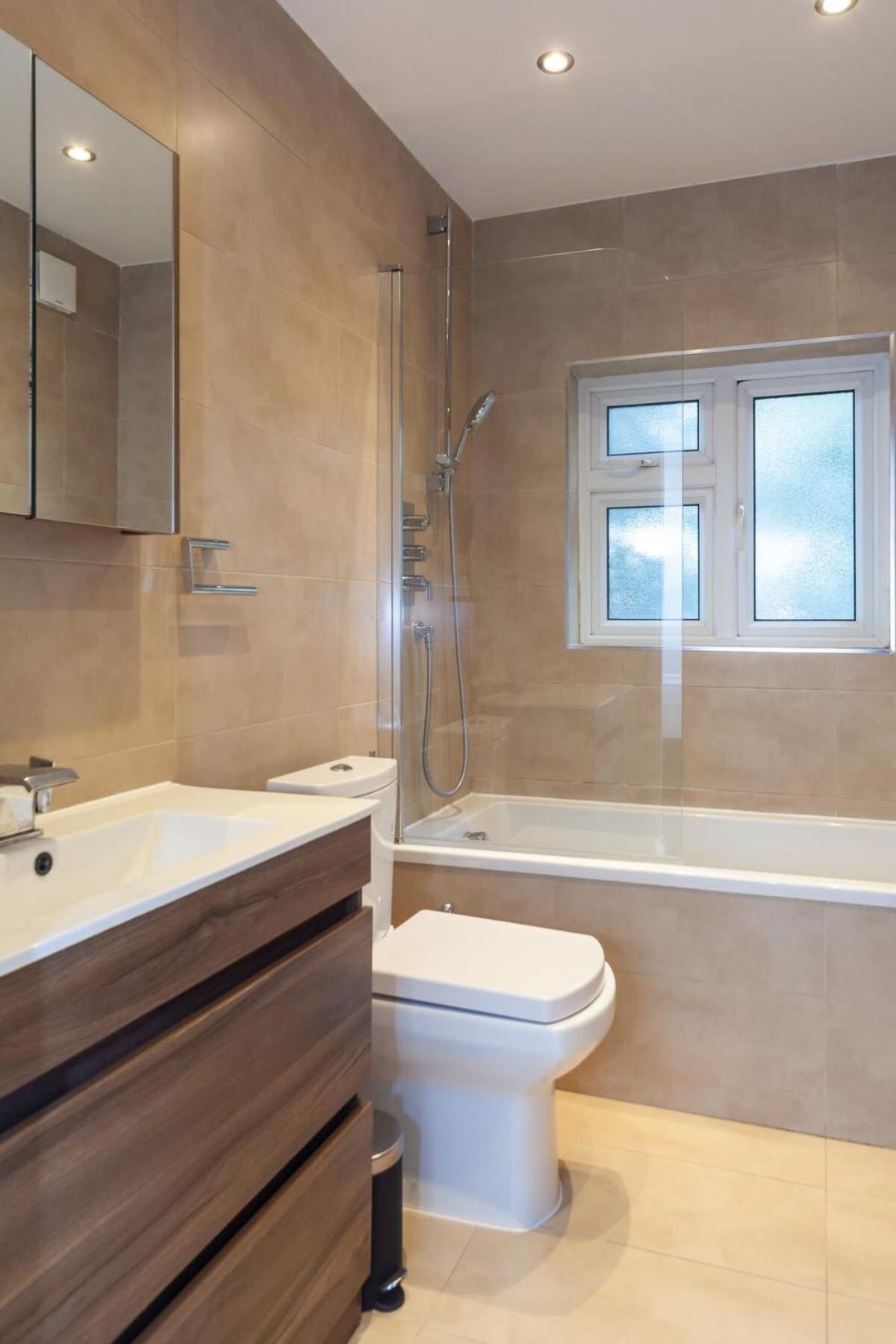 Spacious 2 Bedroom Maisonette In Stratford Londen Buitenkant foto